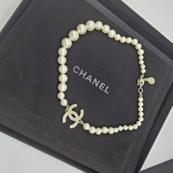 Vibrant Chanel Double Pearl Necklace - Picture 3 of 6